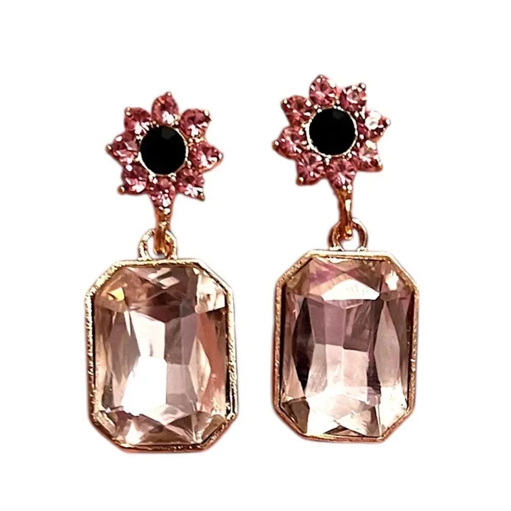💎2/$30💎 Elegant Pink Rhinestone Flower Dangle Gold Tone Earrings